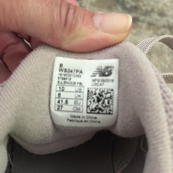 EUC New Balance 247 shoes size 10 - Picture 3 of 5